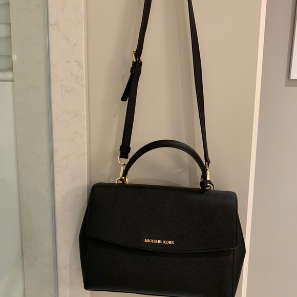 Michael Kors Handbags - Michael Kors bag